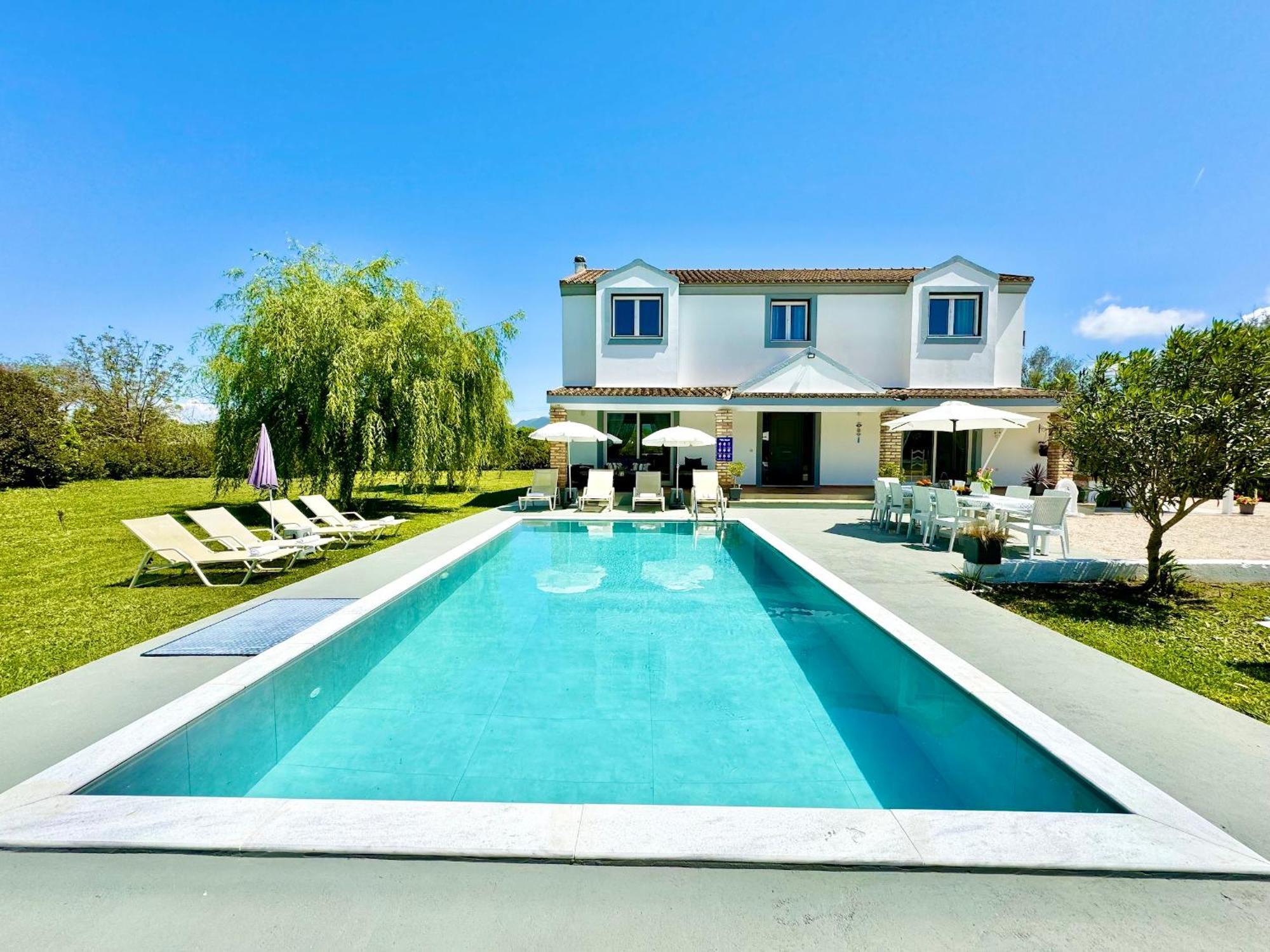 Villa Rubina Sidari With Private Pool By Dadovillas Velonádes Exterior photo